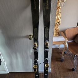 Dynastar Womens Skis with Exclusive Look Bindings