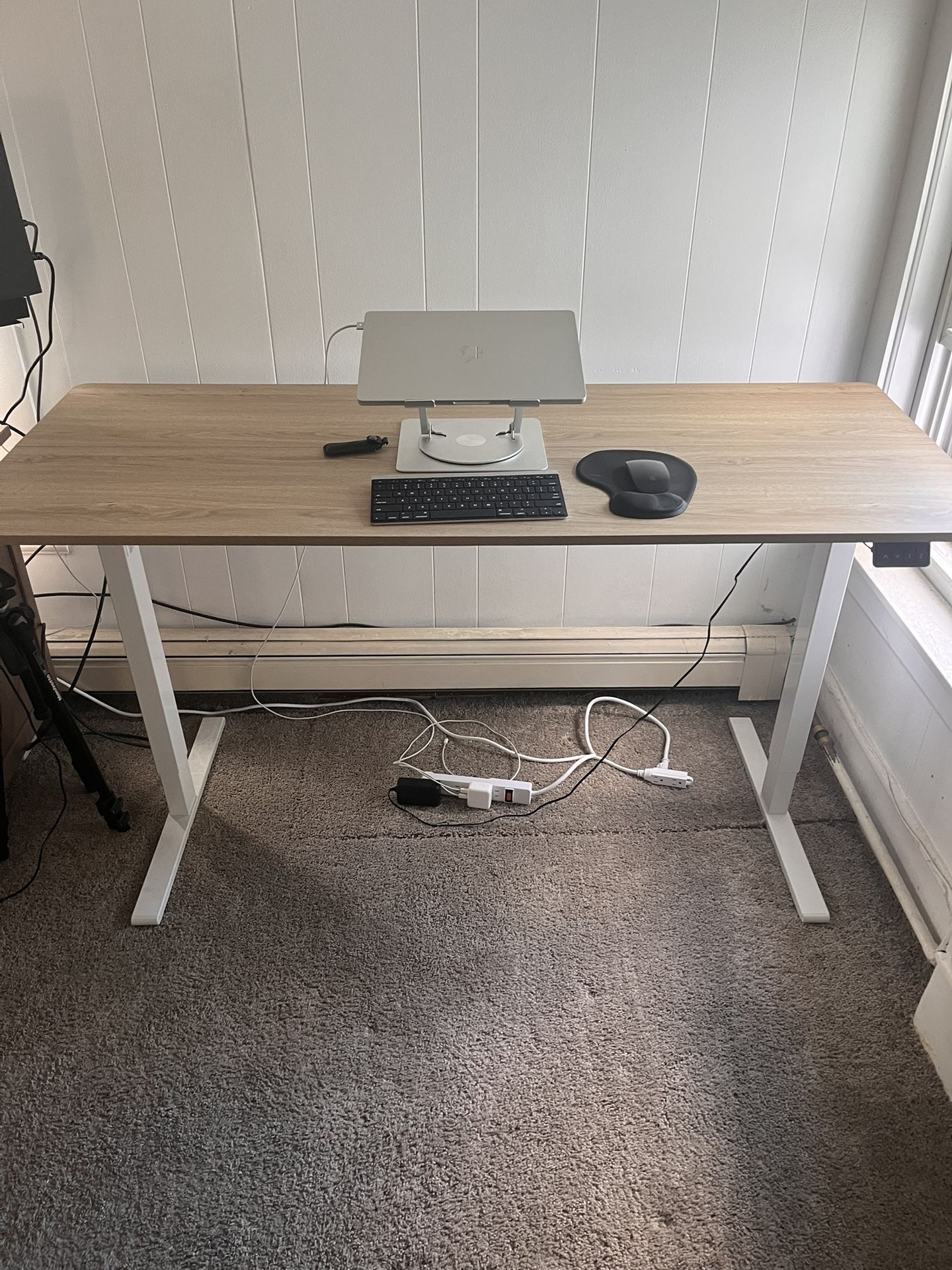 59” Adjustable Desk
