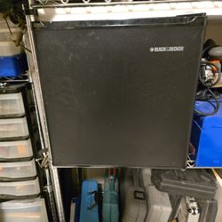 Black & Decker Mini Refrigerator And Freezer 
