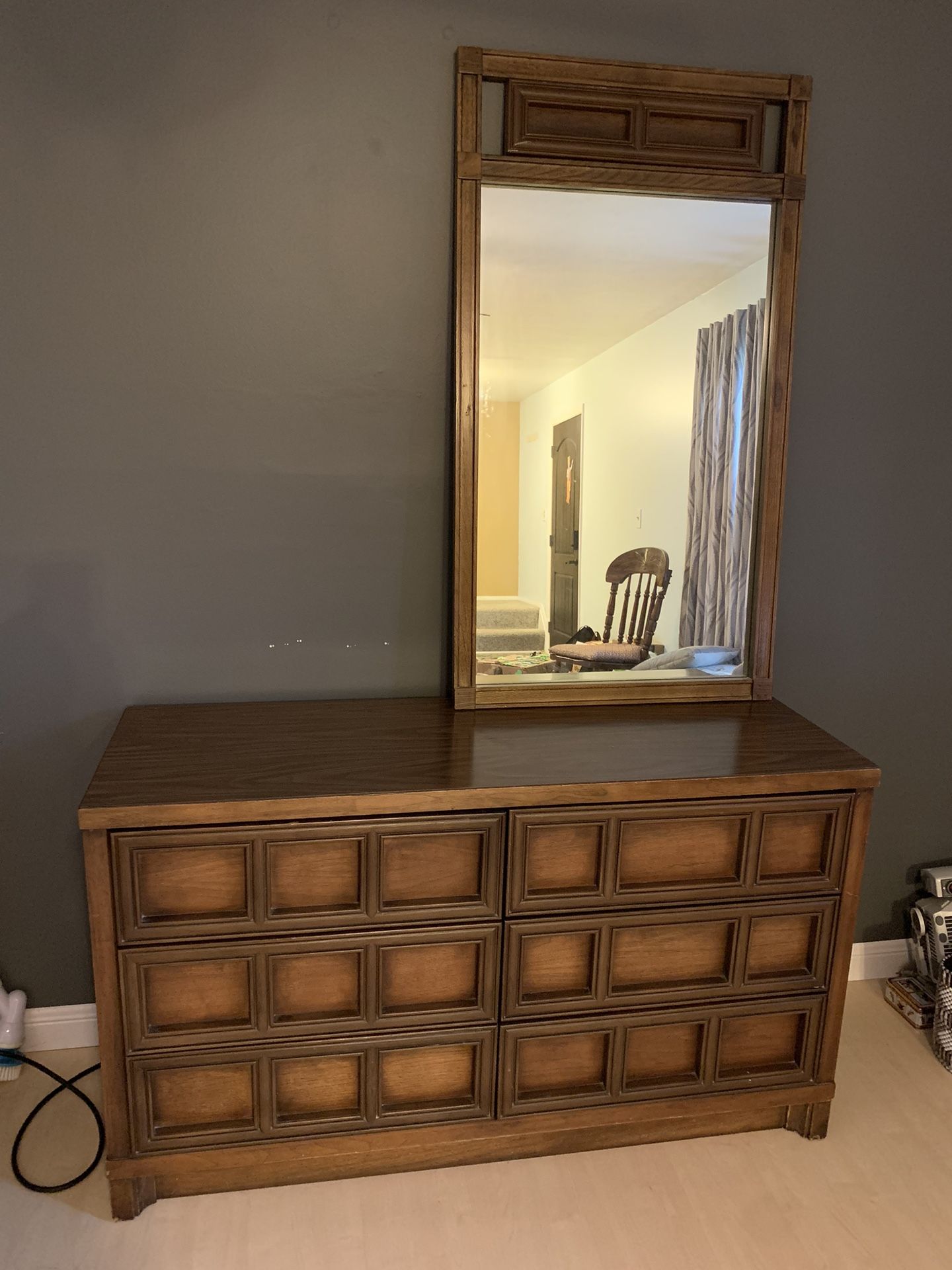 Johnson Carper Dresser And Mirror