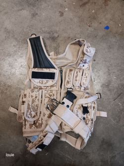 Desert Camo Tactical Vest with Holster