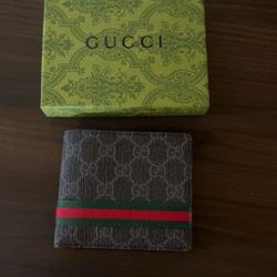Gucci- Men’s wallets GG SUPREME