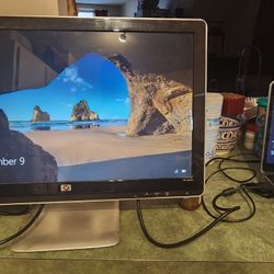 22 Inch HP Computer Monitor 