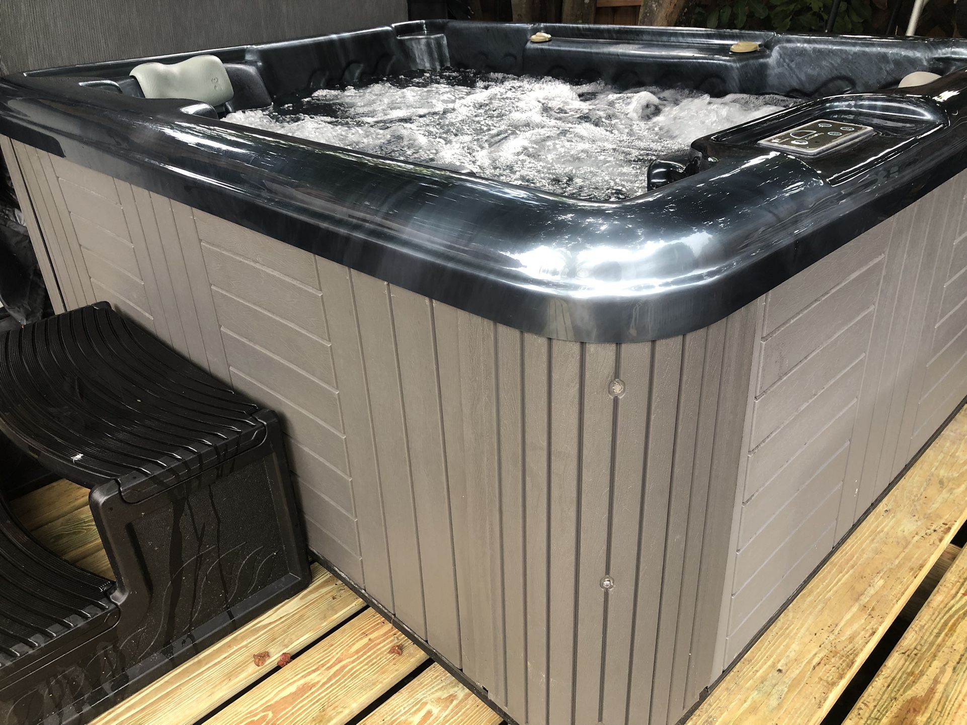 3 Person Hot Tub / Spa / Jacuzzi