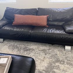 Black Leather Couches With Ottomon