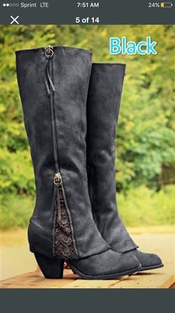 Black boots size 8