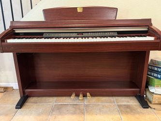 Yamaha Clavinova digital piano CLP-240
