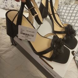 New womans size 8WD Liz Claiborne heels
