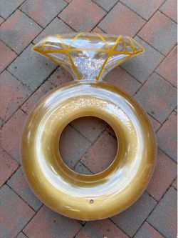 Engagement pool inflatables