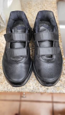 NEW BROOKS LEATHER SHOES-