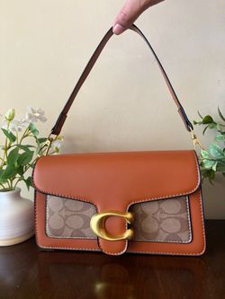 Different colors purses