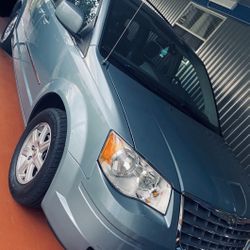 2010 Chrysler Town & Country
