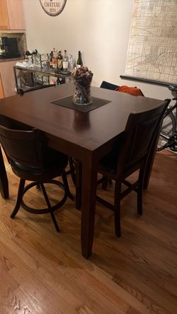 Wood Dinning Table