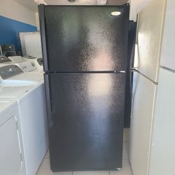 Whirlpool Refrigerator 18 Cuft Black Color