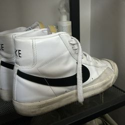 Nike Blazer Mid 77 Vintage (size 7 Men’s / 8.5 Women’s / 40 EU)