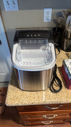 Portable ice maker