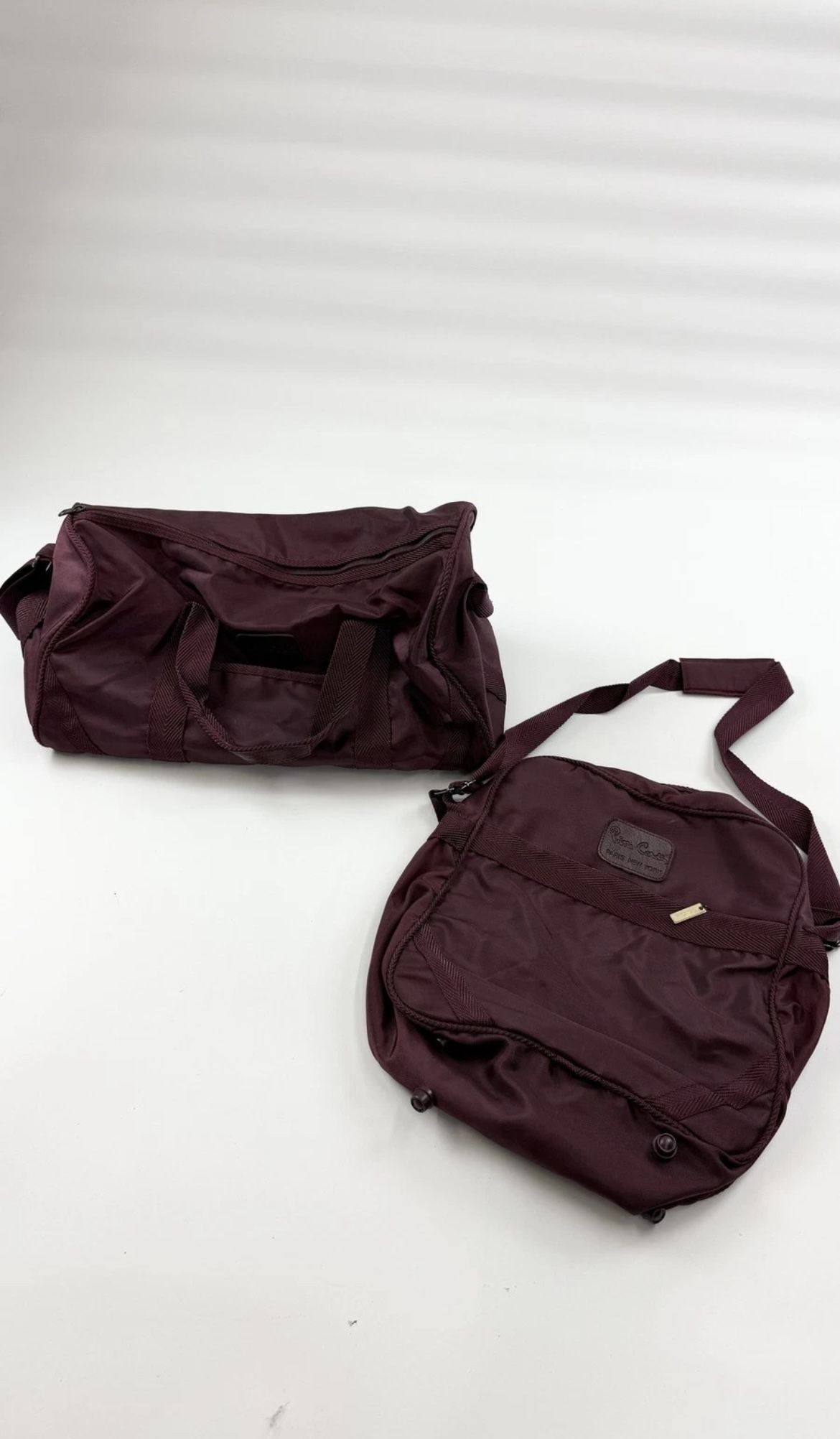 Vintage 2 Piece Shoulder Bag W Extra Bag