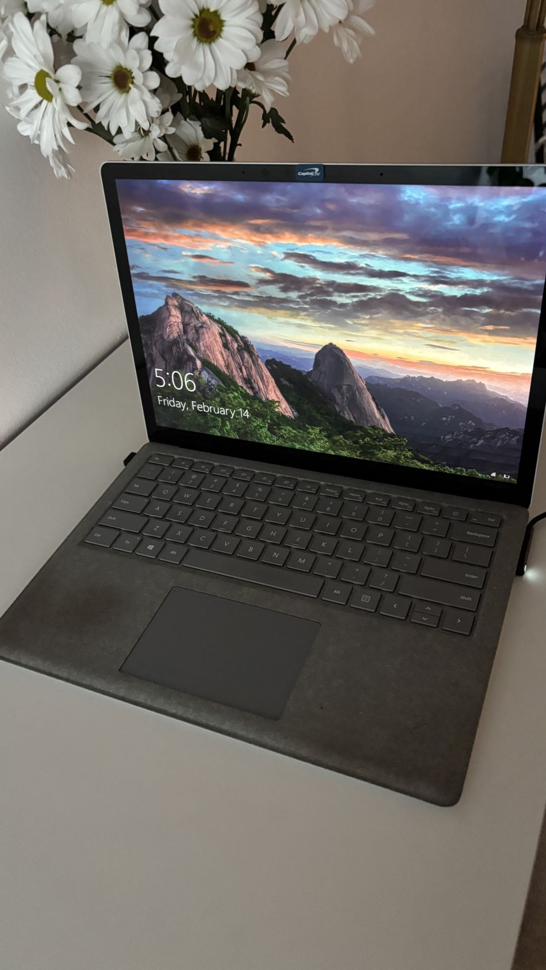 Light Weight Microsoft Surface 1 Laptop Platinum