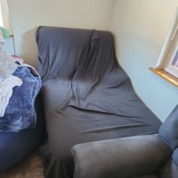 Make Any Offer For This Lounge 
