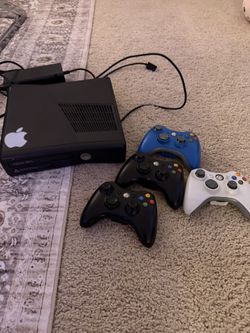 Xbox 360 With Kinect, 4 Controllers, & Bunch Of Games