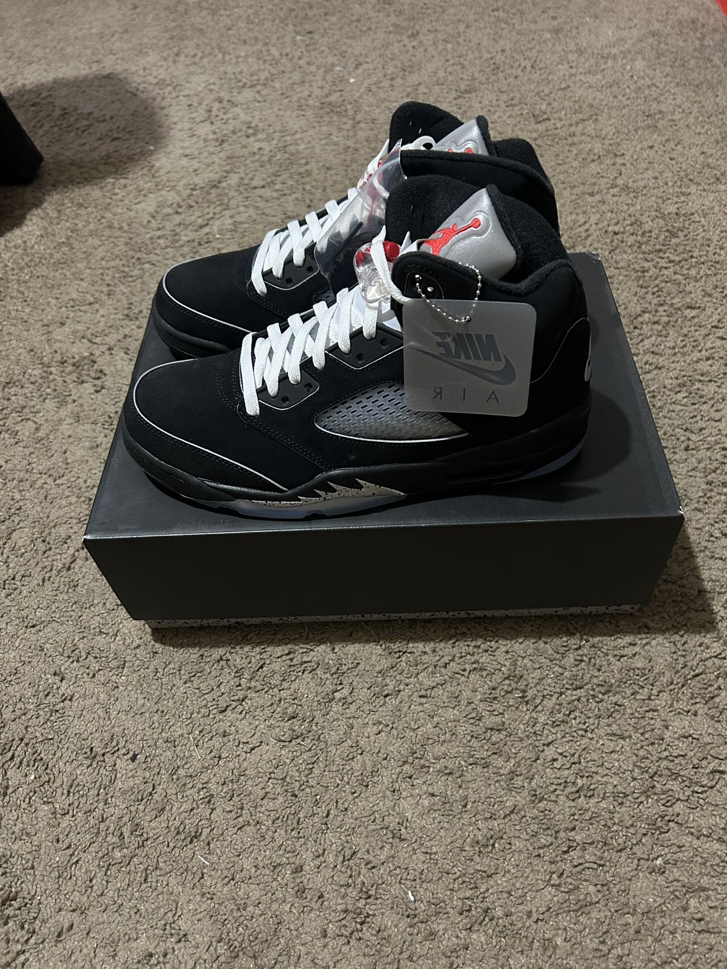 Jordan 5 Black Metallic Reimagined
