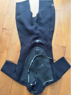 Kids wet suit size 8/9