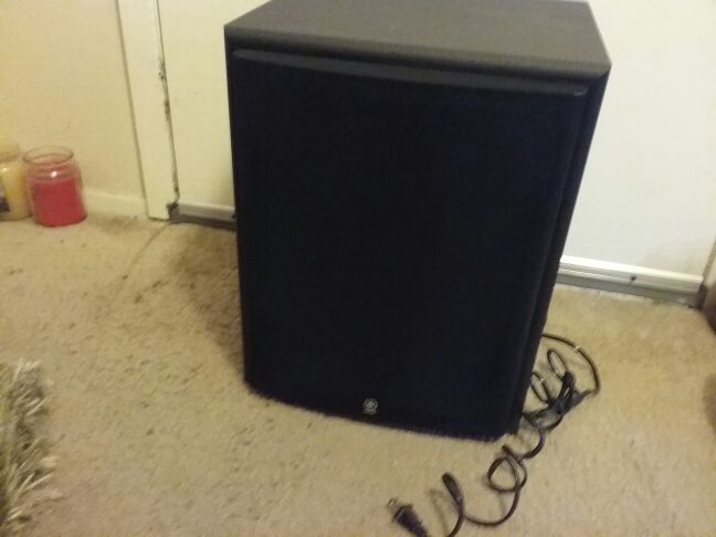 YAMAHA SW4 POWERED SUBWOOFER 12" SUBWOOFER