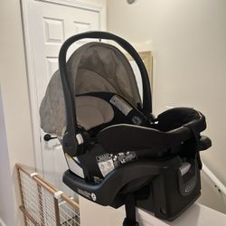 GRACO INFANT CAR SEAT with base 