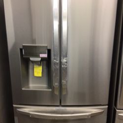 LG French Door Refrigerator ( Brand New ) Open The box