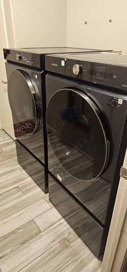 Samsung XL Washer/Gas Dryer