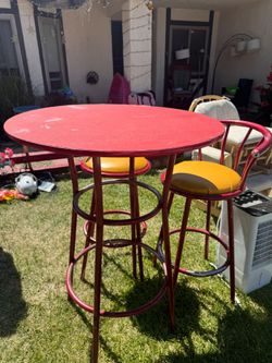 Table and 2 bar stool
