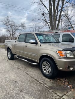2004 Toyota Tundra  SR5 V8
