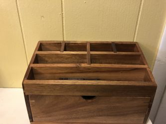Desk organizer