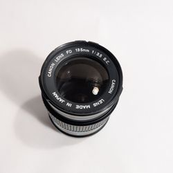 Canon FD 135mm f3.5 S.C. Vintage Film Camera Lens