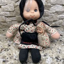 Vintage 1975 Mattel Mama and Baby Beans Lap Sitter Doll -b