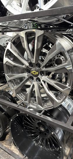 Chevy wheels tires new 24s new