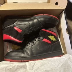 Air Jordan 1 Mid Last Shot Size 10