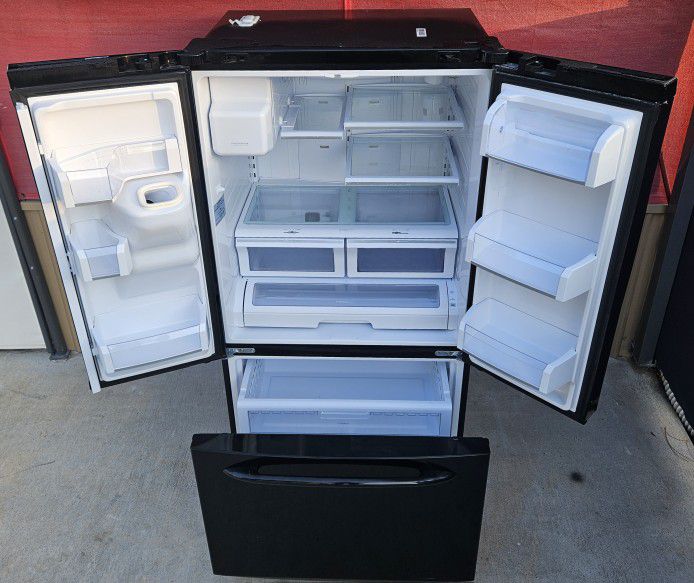 🔆🇺🇸☆GE Profile ☆🇺🇸🔆 Black French Doors Fridge in Great Condition 