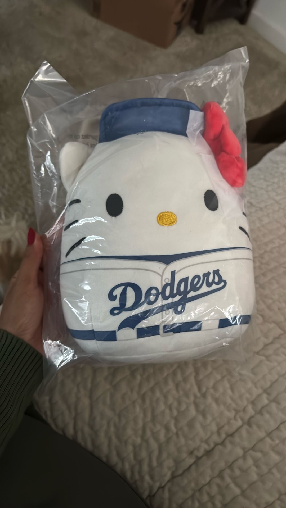Dodgers HELLO KITTTY Plushie
