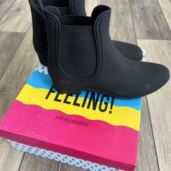 BRAND NEW Jeffrey Campbell Rain Booties SZ8