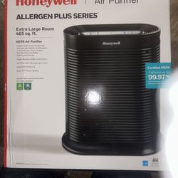 Honeywell allergen plus Series Air Purifier $125