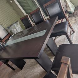 Dining Table And 6 Chairs