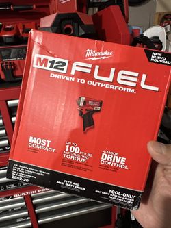 Milwaukee M12 1/4 stubby impact