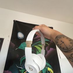 Brand New Authentic Beats 4 