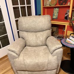 La-Z-Boy Trouper Power Rocking Recliner Chair (w/ Remote + USB) – Excellent Condition