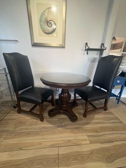 Spanish style table y chairs