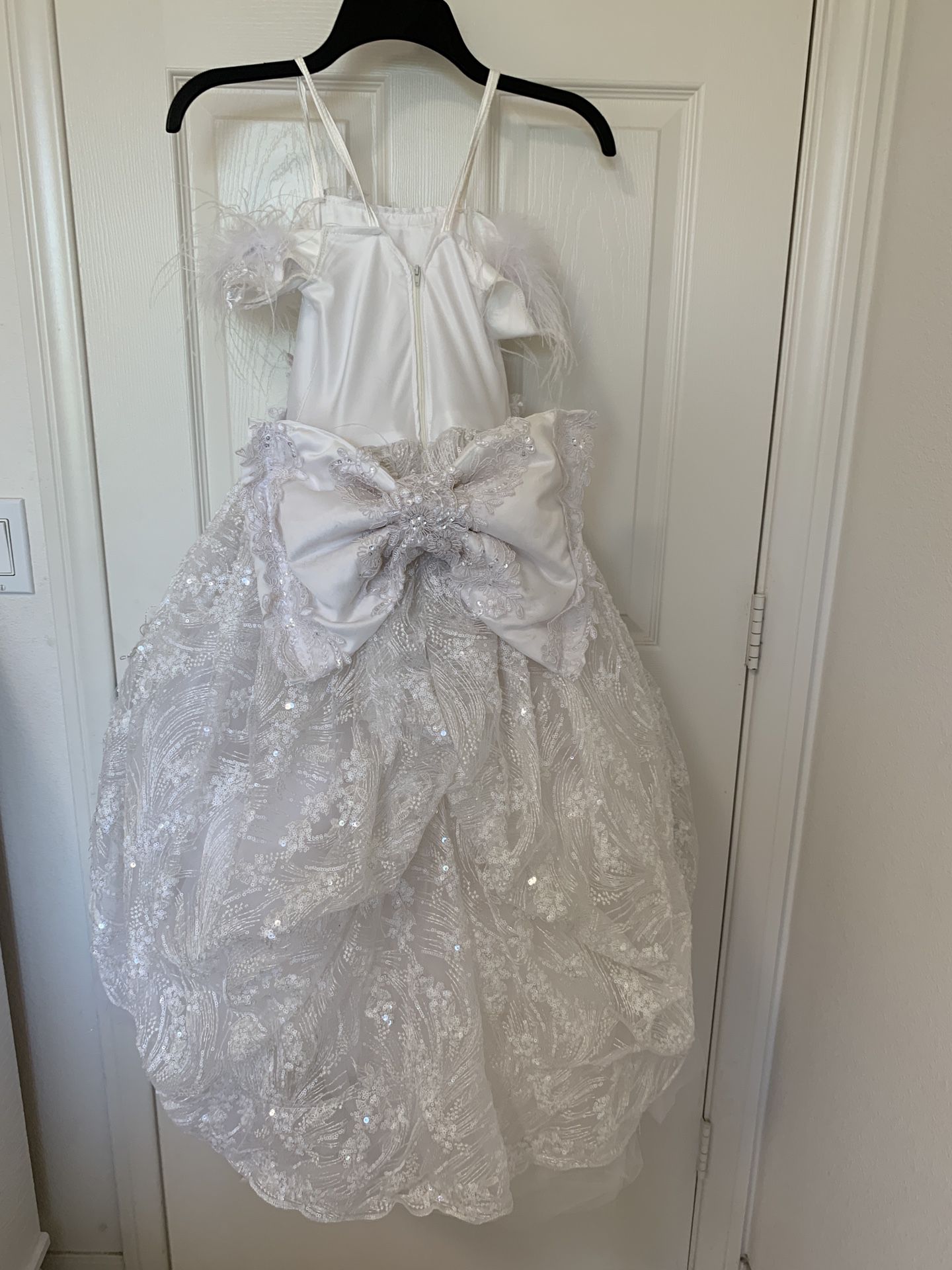 Flower girl dress very beautiful size 6 for only $70