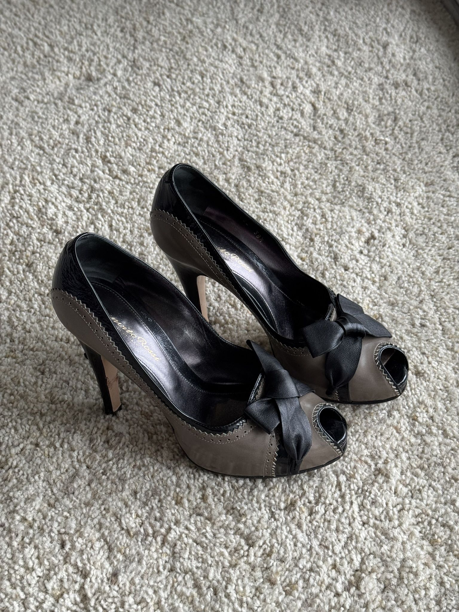 Gianvito Rossi Bow Peep-Toe Platform Heels — EU 38.5 / US 7.5 (4")