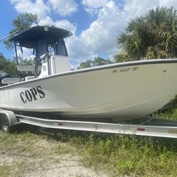 Avanti 25 Center Console (seavee contender blue water) Boat