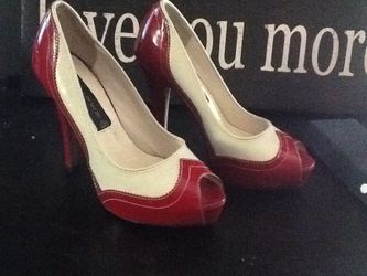 STEVEN MADDEN TWO TONE HEELS